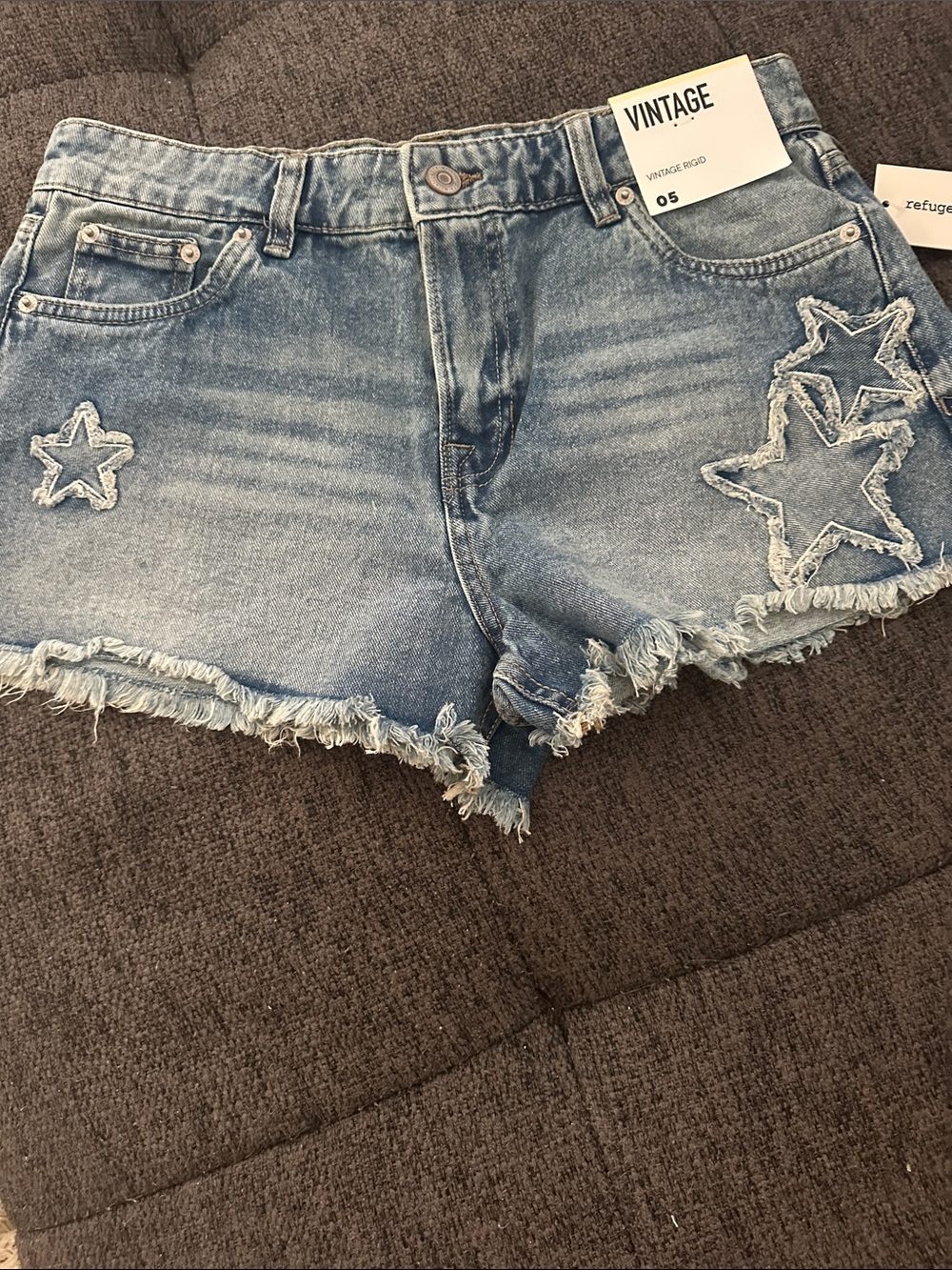 NWT Size 5 Refuge Denim Chelsea Vintage Light Blue Star Appliqué Jean Shorts